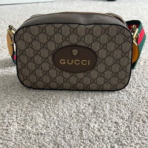 Neo vintage GG supreme messenger bag